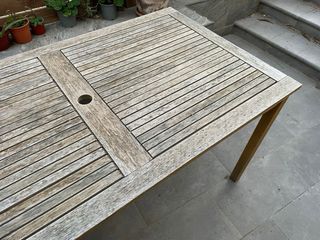 Mesa de madera maciza para exterior