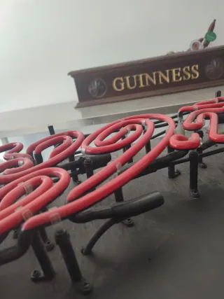 Letrero Neón Coca-Cola averiado