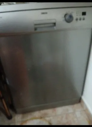 Lavavajillas plateado Como nuevo