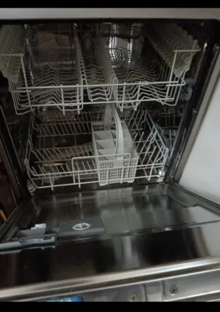 Lavavajillas plateado Como nuevo