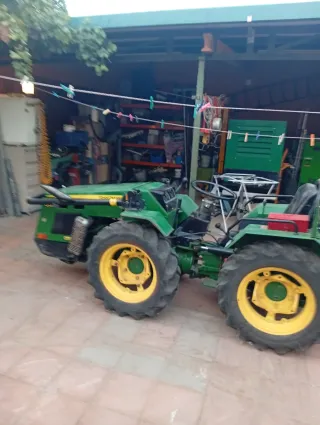 Tractor articulado