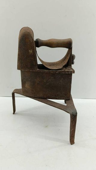 PLANCHA ANTIGUA DE CARBÓN