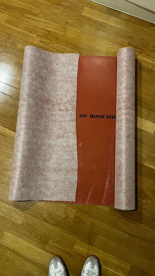 Suelo vinílico Quick Step Negro 1caja 1.84 m2.