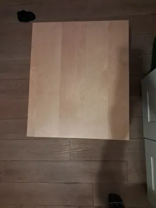 Mesa auxiliar con ruedas