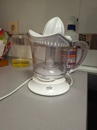 Exprimidor OK blanco