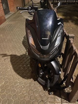 Honda PCX 125 Scooter