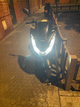 Honda PCX 125 Scooter
