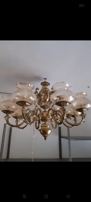 Lámpara de techo dorada de cristal