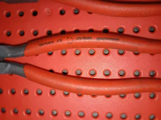 Alicates de punta larga