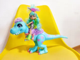 Muñeca Cave Club y Dinosaurio. OFERTAAAAAA