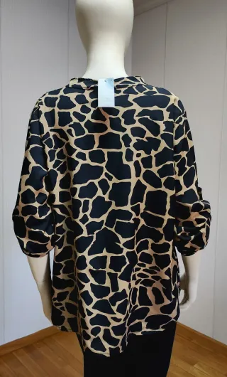 Blusa Estampada Beige y Negra