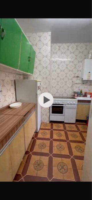 Cocina gas butano, calentador, fregadero y muebles