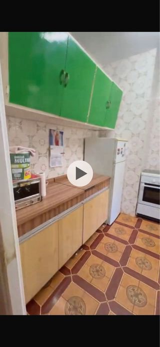 Cocina gas butano, calentador, fregadero y muebles