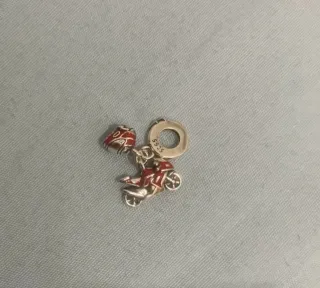 Charm moto y casco pulsera Pandora collar plata