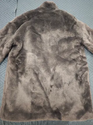 Abrigo pelo mujer gris