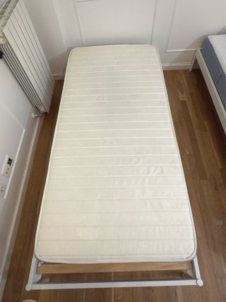 2 camas individuales pequeñas