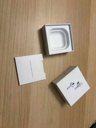 Caja AirPods Apple
