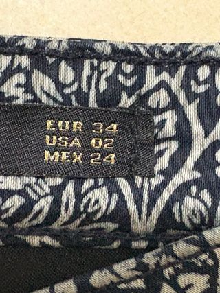 Pantalón Zara estampado