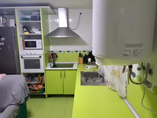 Cocina casi nueva con vitro campana horno etc