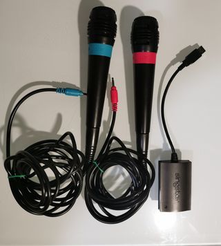 Lote SingStar PS2: 4 micrófonos + 8 juegos