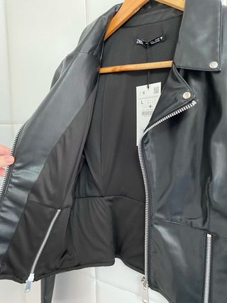 Chaqueta de cuero Negro Zara Talla L