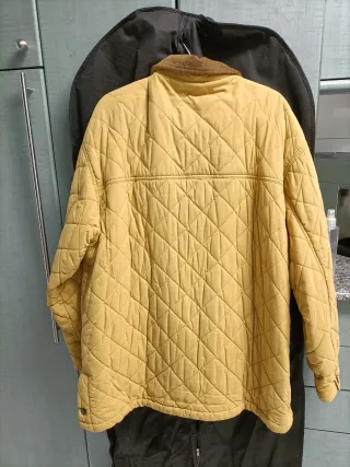 Chaqueta acolchada de abrigo muy amplia de marca.