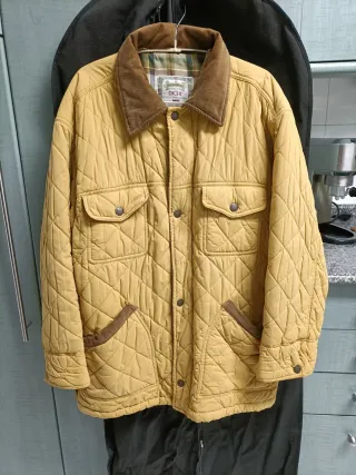 Chaqueta acolchada de abrigo muy amplia de marca.