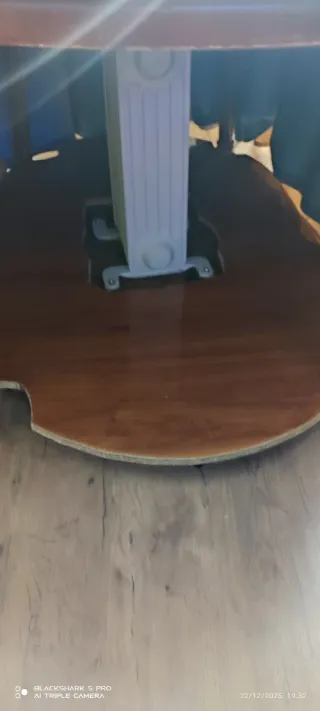 Mesa de salón ovalada con tapa de cristal