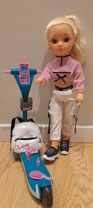 Nancy Patineta con Accesorios