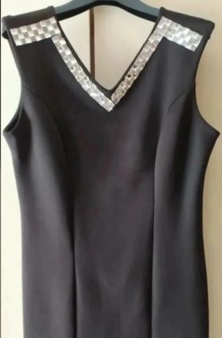 Vestito nero con dettagli argento