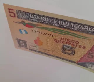 Set 2 Billetes Guatemala 5 y 10 Quetzales
