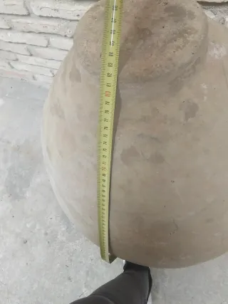 Tinaja antigua de barro