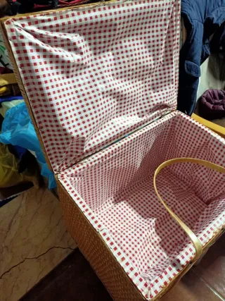 Cesta de mimbre para picnic