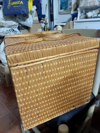 Cesta de mimbre para picnic