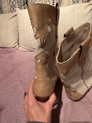 Botas cowboy Hug@Clau beige/marrón