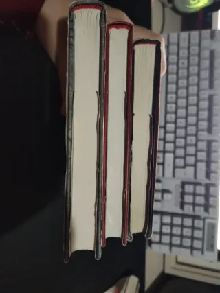 3 libros de Emily the strange