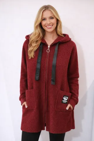 Casaco bordô com Capuz