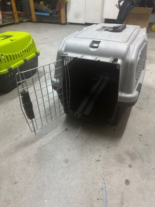 Transportín para gato gris