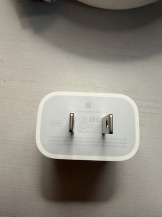 Cargador Apple 20W A2305 Americano Original