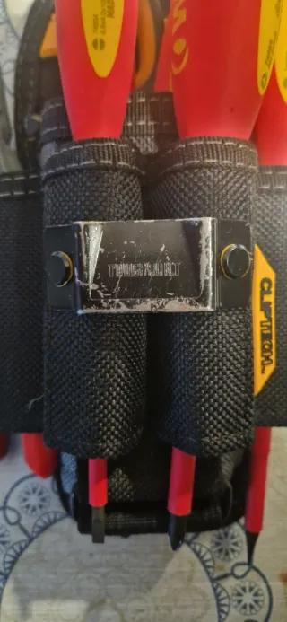 ToughBuilt+ kit herramientas+ bolsillo para móvil