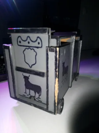 Cajón decorativo de toros