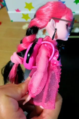 Muñeca Monster High Dráculaura con Mascota