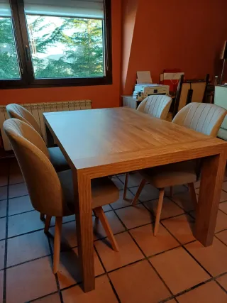 Mesa y 4 Sillas IKEA