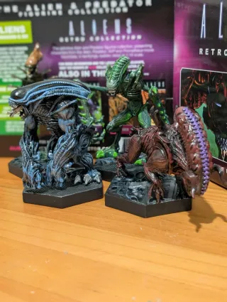 Figuras Aliens Toro y Gorila Retro Collection