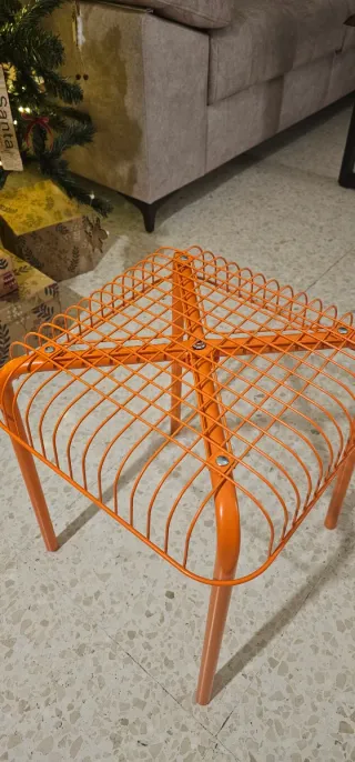Taburete metálico naranja Ikea Västerön