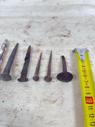 Clavos de forja antiguos