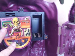 monsters o monster castillo de universo serpiente