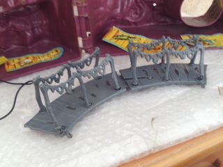 monsters o monster castillo de universo serpiente