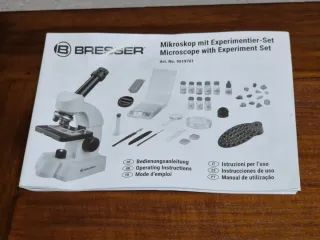Microscopio Bresser con Set Experimento