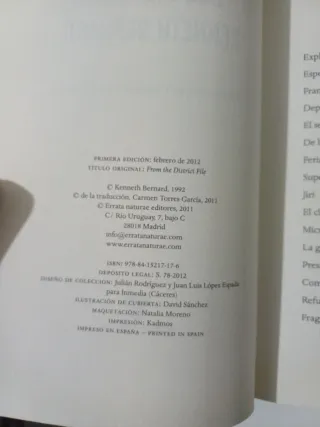 Entre los archivos del distrito - Kenneth Bernard